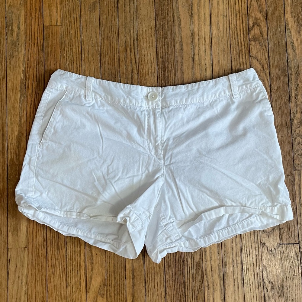 LOFT | Women’s White Shorts Size 8